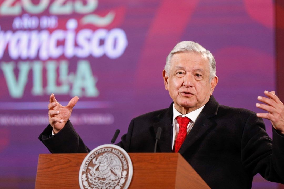 El presidente Andrés Manuel López Obrador presenta su mañanera desde Palacio Nacional