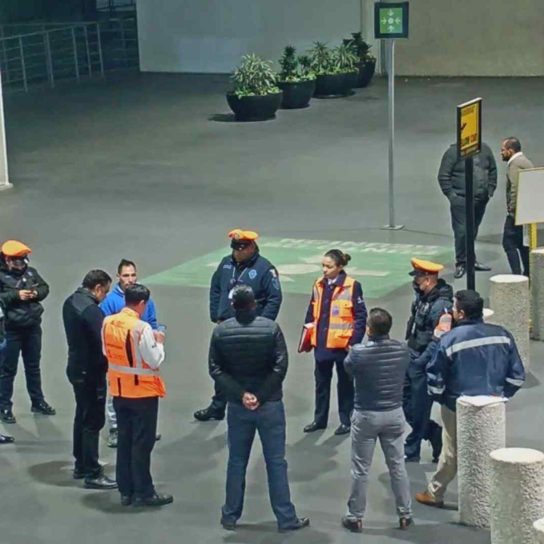 AICM da de baja a taxista que robó 400 dólares a turista