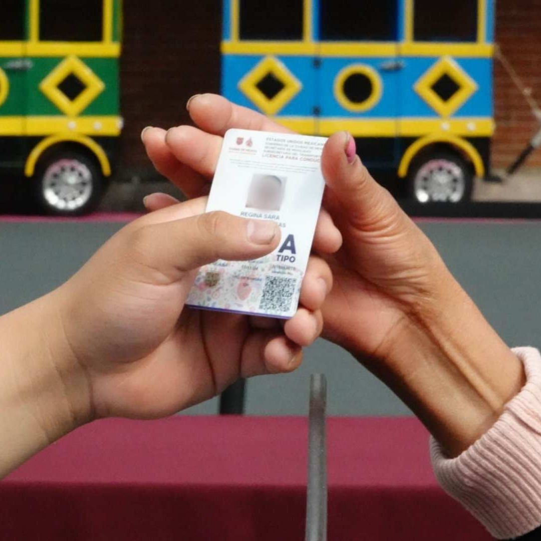 Conductores acuden a módulo de Semovi en CDMX para tramitar su licencia permanente. Foto: Cuartoscuro
