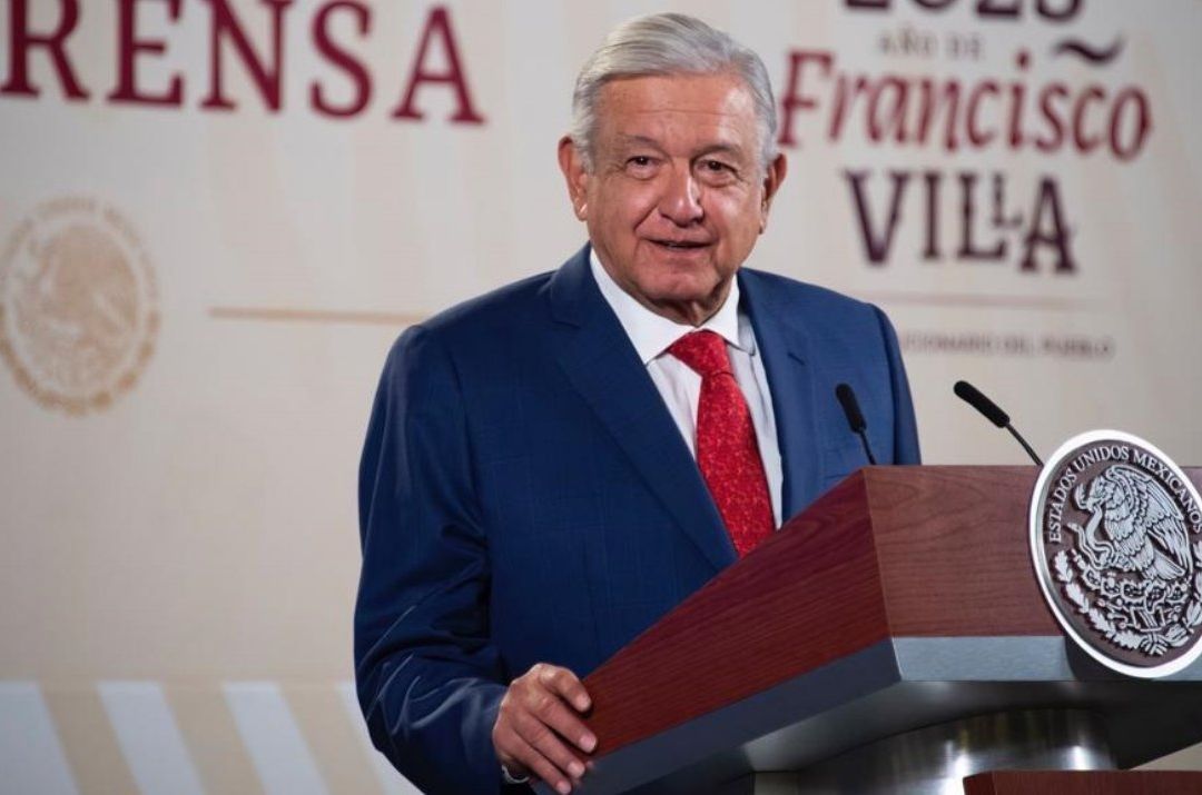El presidente Andrés Manuel López Obrador presenta su mañanera desde Palacio Nacional