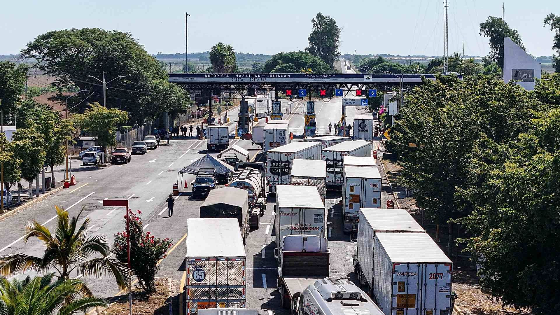 Bloqueo de productores agrícolas en la carretera Culiacán-Mazatlán el 25 de noviembre de 2025. Foto: Cuartoscuro