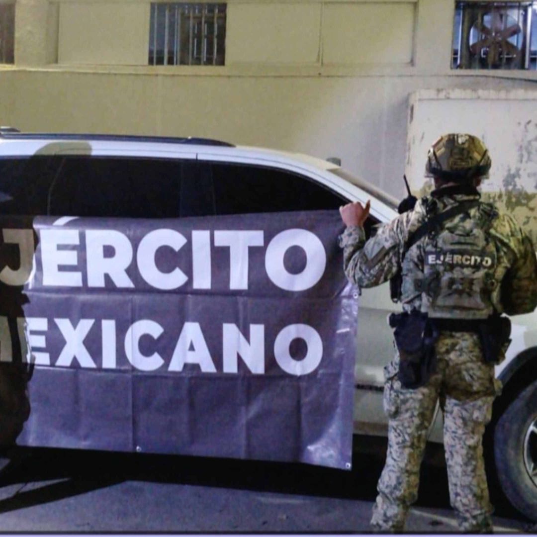 Aseguran Armamento al Interior de un Auto Abandonado en Bácum, Sonora