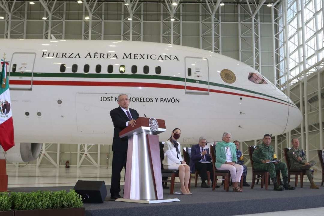 López Obrador pidió a Joe Biden intercambiar el avión presidencial por aviones de carga
