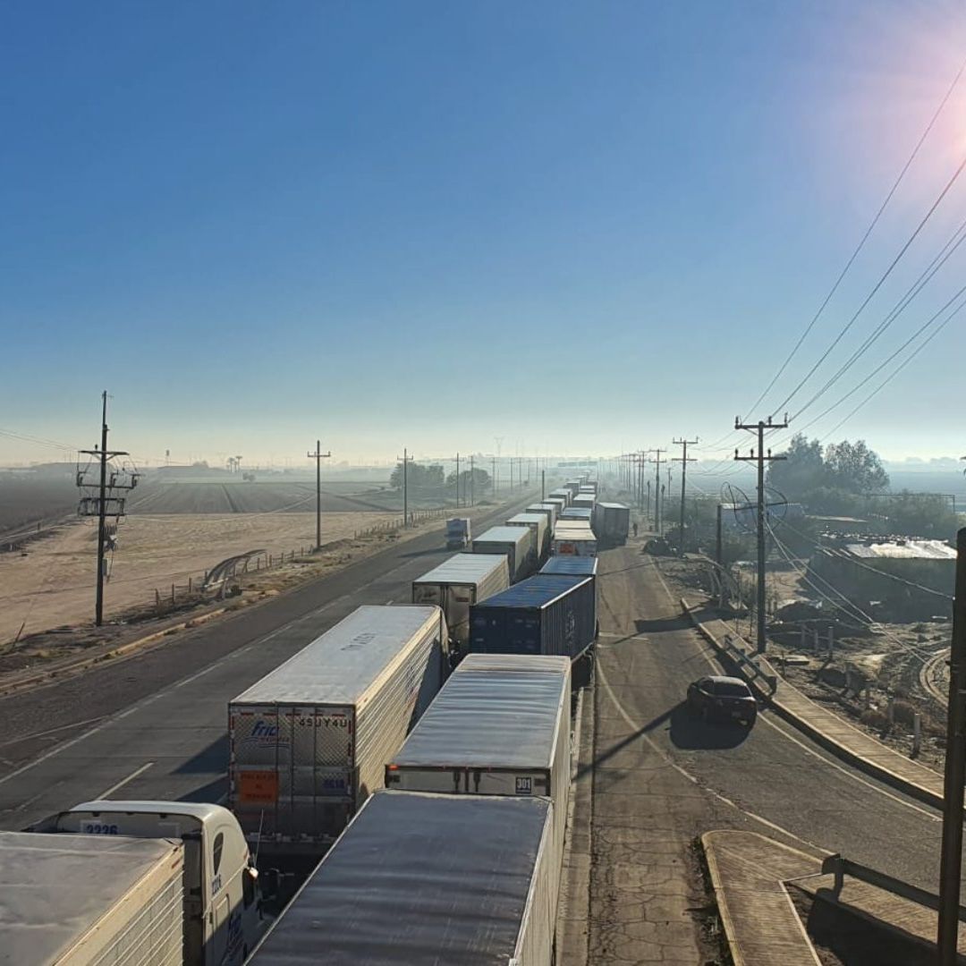 Megabloqueo de Carretera Mexicali - Sal Luis Cumple 21 Horas; Agricultores Mantienen Cierre