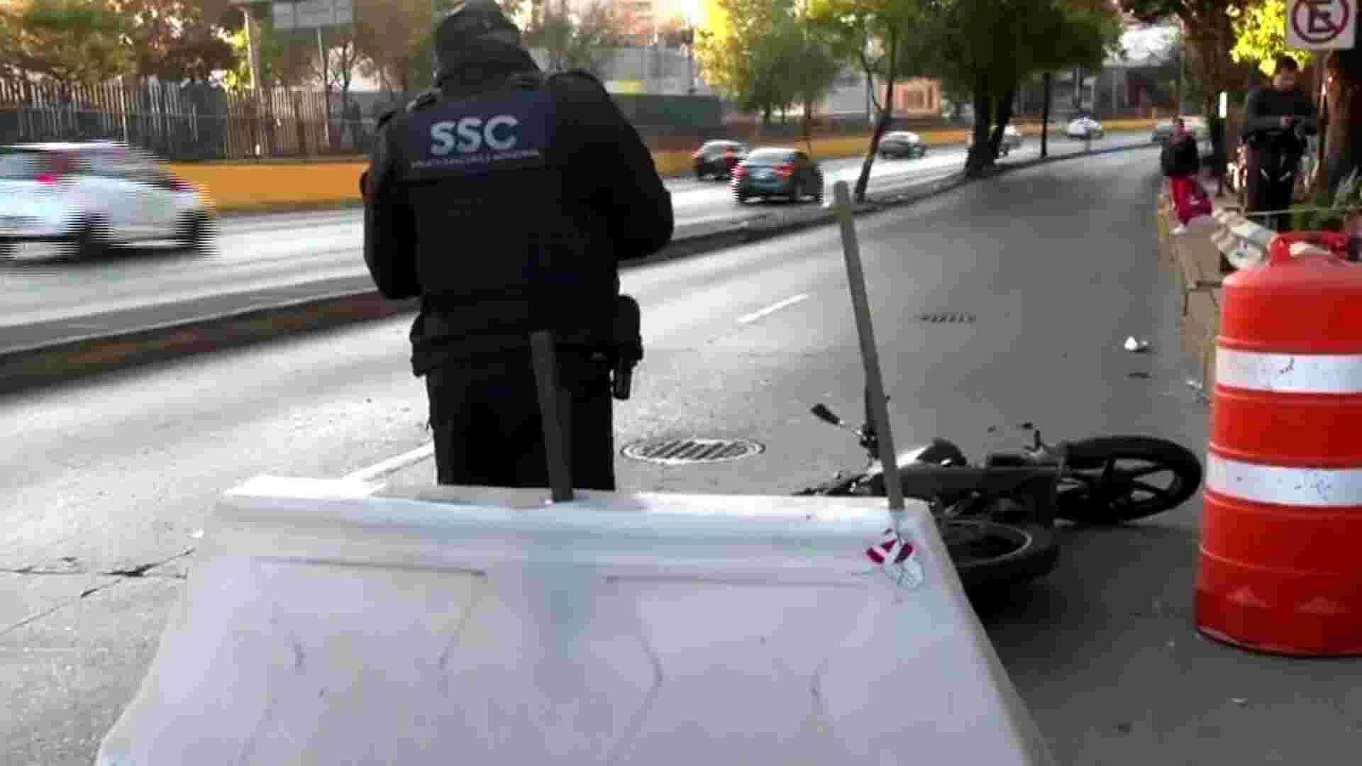 Motociclista Muere al Derrapar y Chocar Contra Poste en Circuito ...