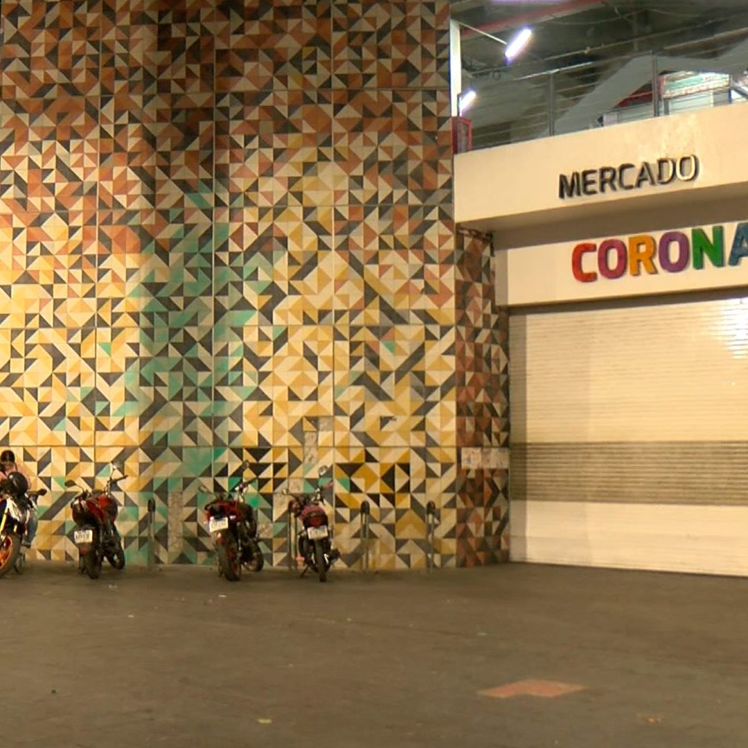 Cierran estacionamiento del Mercado Corona sin aviso y dejan a usuarios atrapados
