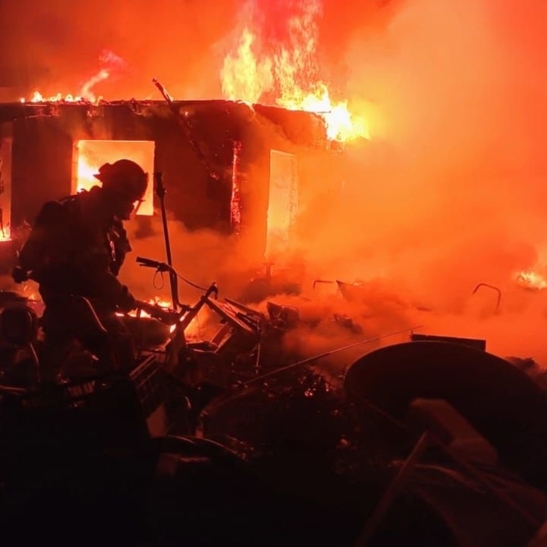 Fuerte Incendio Consume Vivienda en Maneadero Ensenada; No Hubo Lesionados | Foto: Bomberos de Ensenada