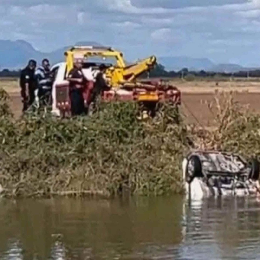 Mueren Tres Personas al Caer Dentro de su Auto a Canal de Riego en Ciudad Obregón