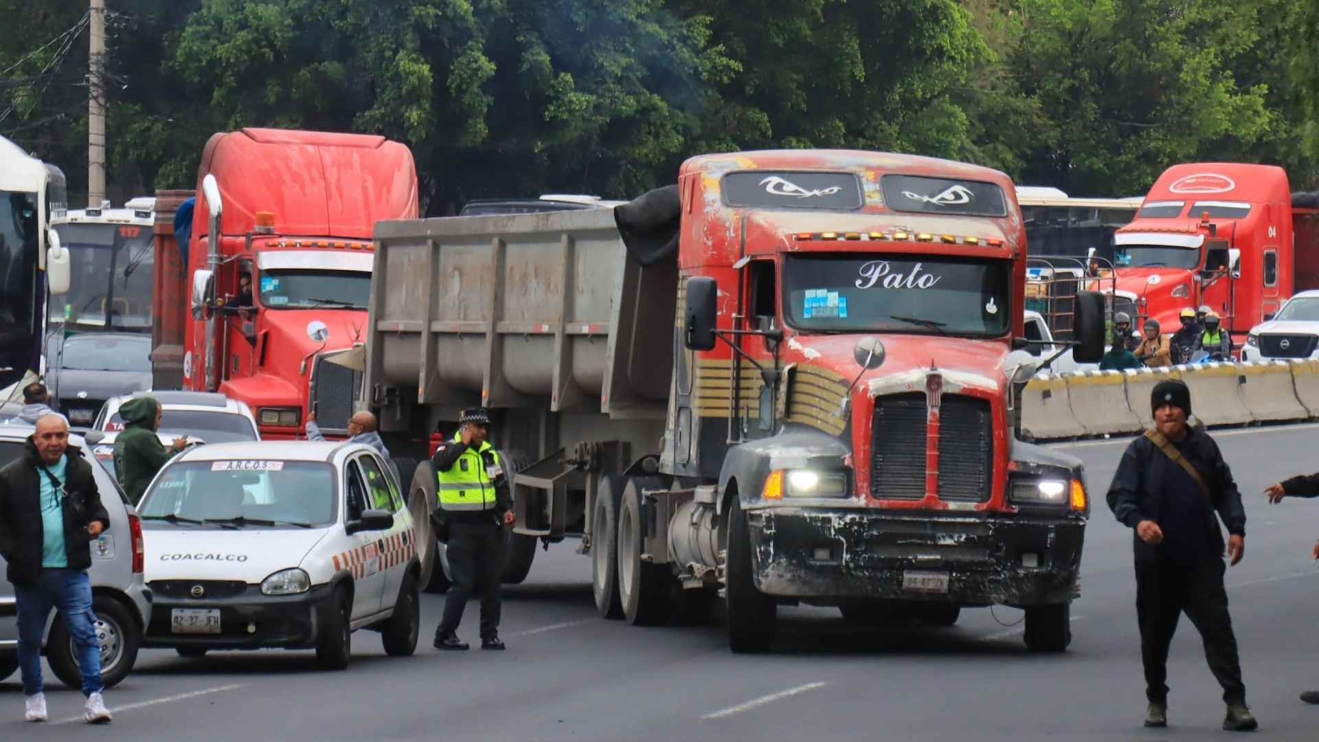 Bloqueos de transportistas en Edomex. Foto: Cuartoscuro