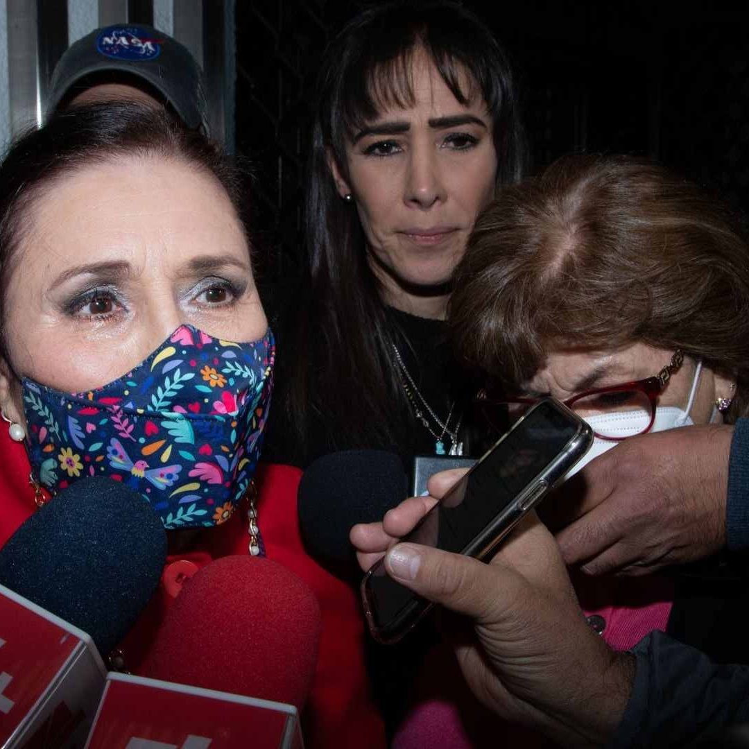 Rosario Robles a su salida del penal de Santa Martha