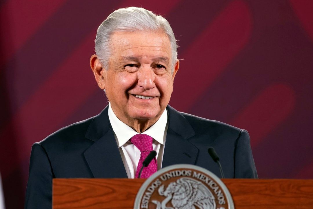El presidente Andrés Manuel López Obrador presenta su mañanera desde Palacio Nacional