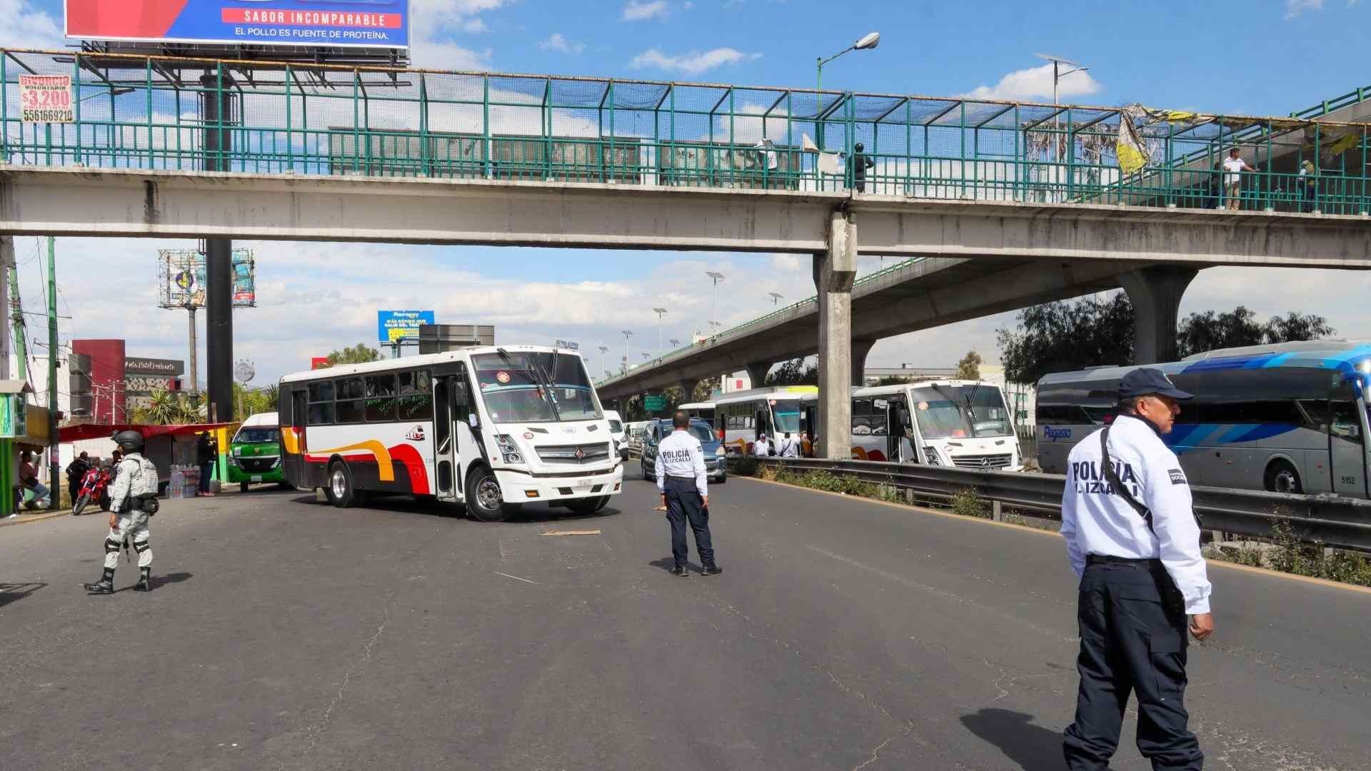 Bloque en la México-Querétaro
