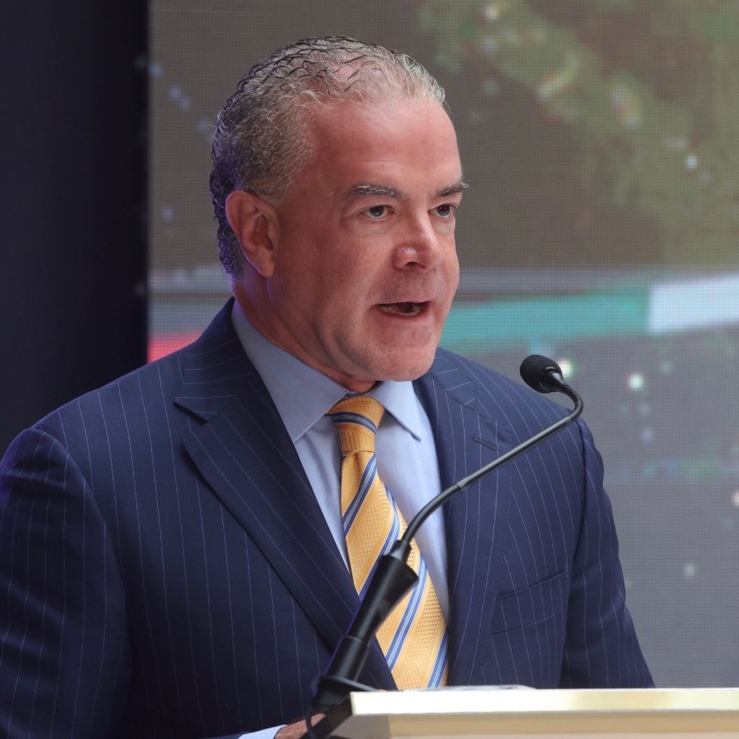 Raúl Rocha Presidente de Miss Universo Dice que Triunfo de Fátima Bosch No Fue por un Contrato con Pemex.