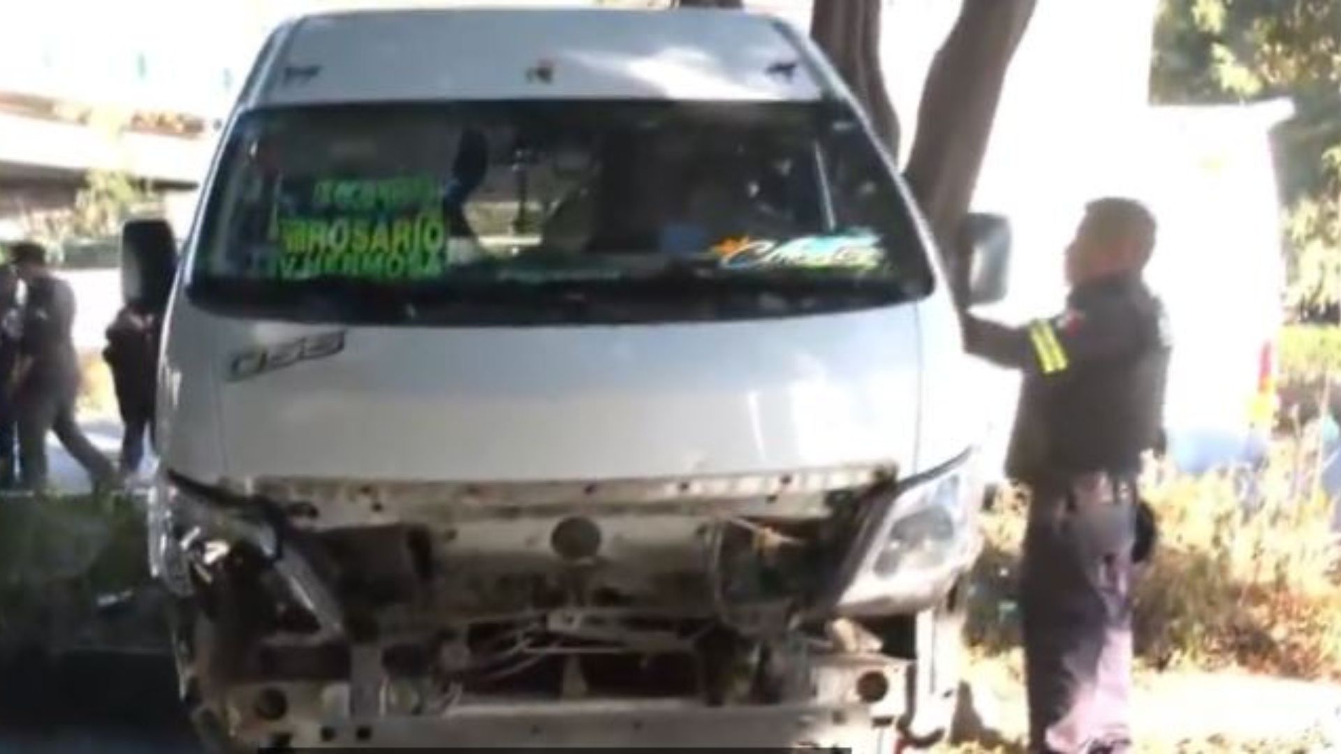 Tres personas resultaron heridas como consecuencia de este accidente.
