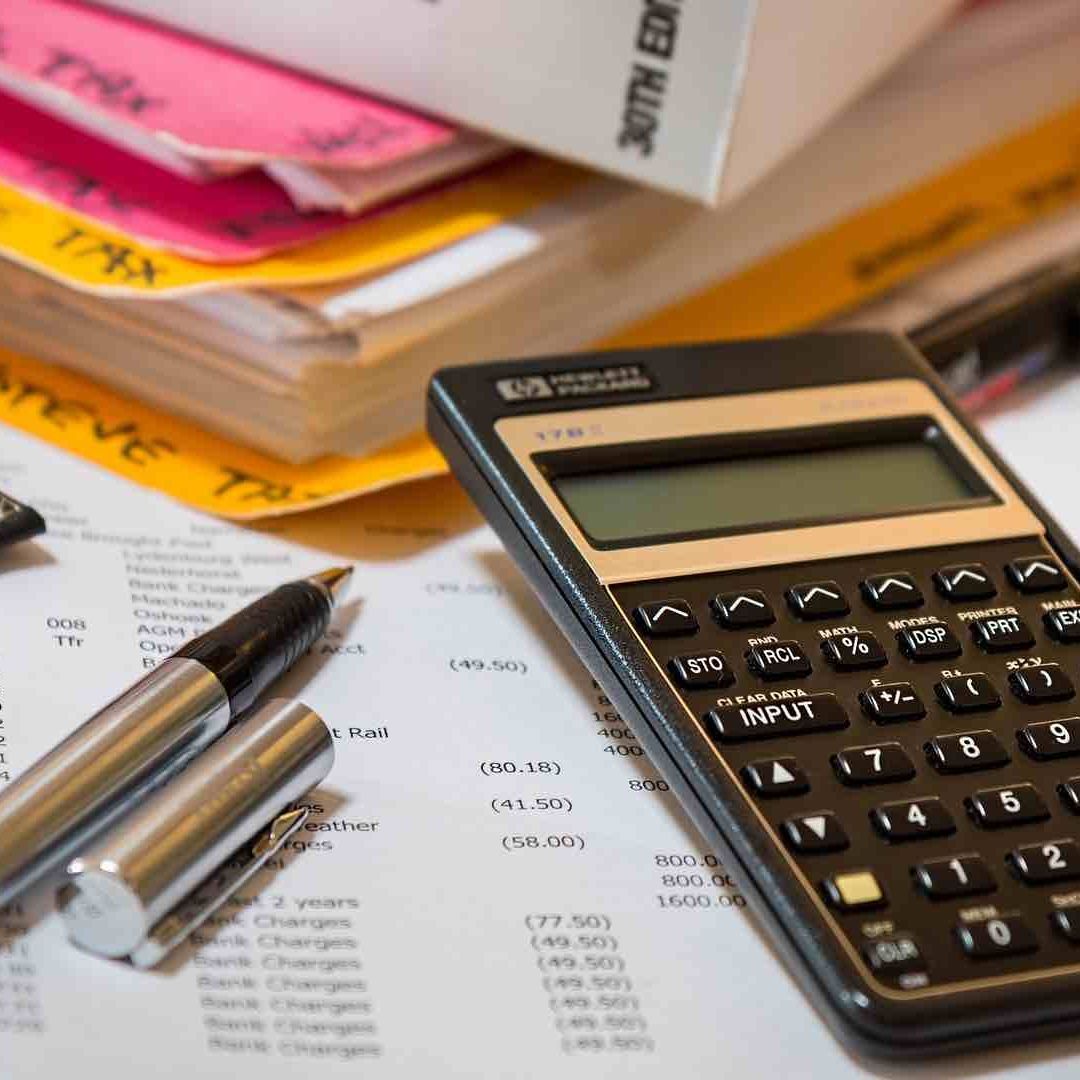 El SAT puede multarte si encuentra alguna discrepancia fiscal y no la aclaras