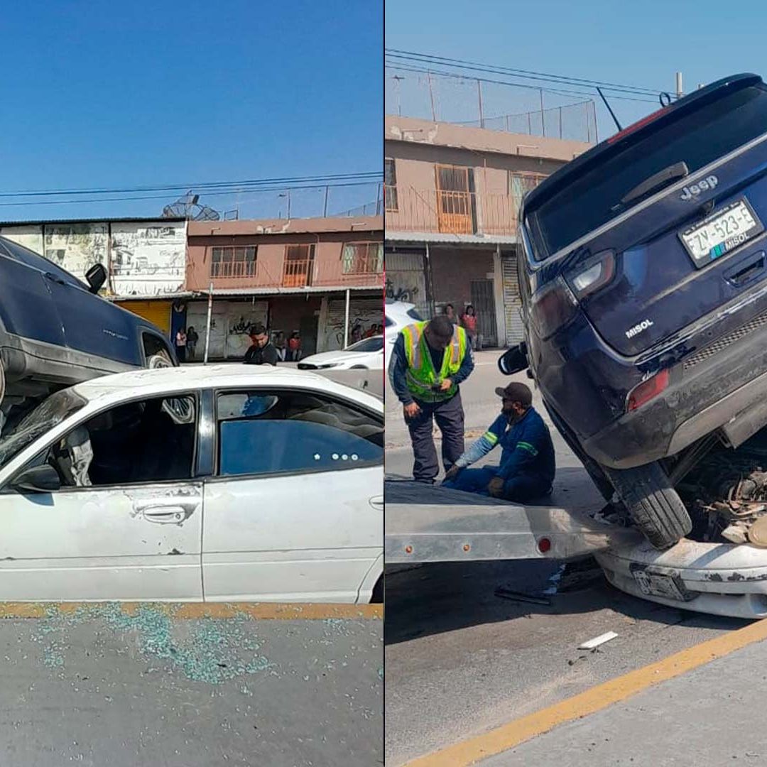 Camioneta Queda Encima de Vehículo Después Accidente en Carretera Torreón-Matamoros
