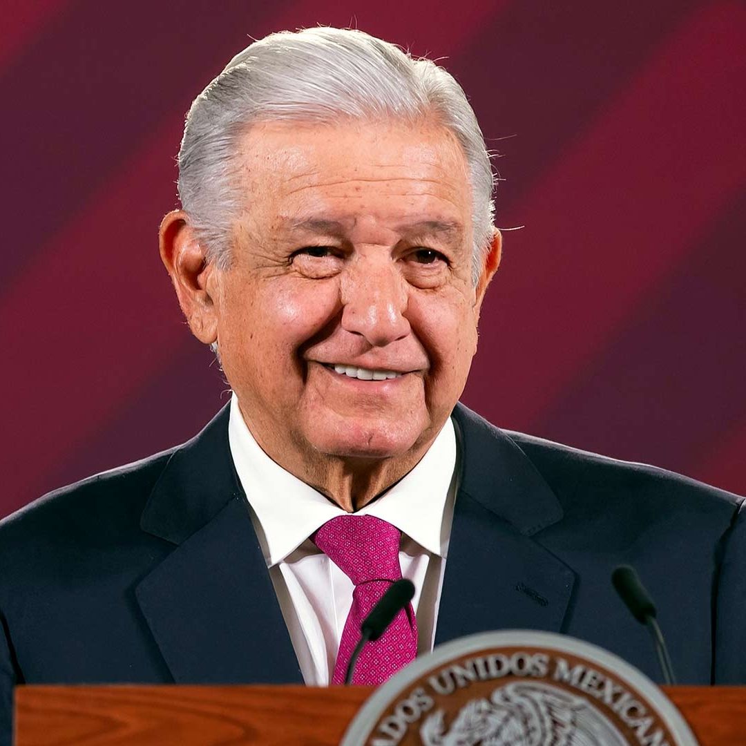 El presidente Andrés Manuel López Obrador ofrece su conferencia mañanera un día después de la marcha por su Informe de Gobierno