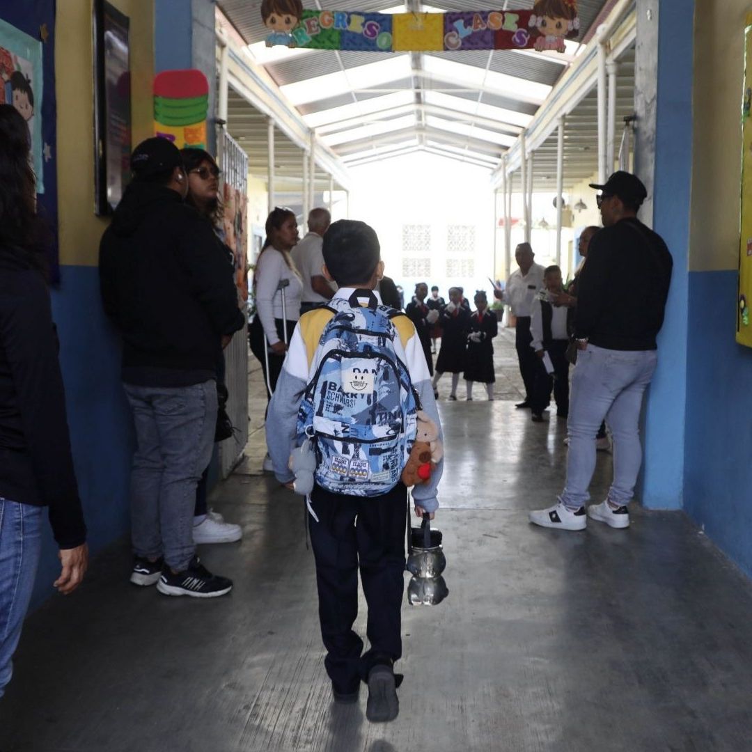El lunes 24 de noviembre 2025 es feriado qué pasará en escuela de primaria y secundaria de México