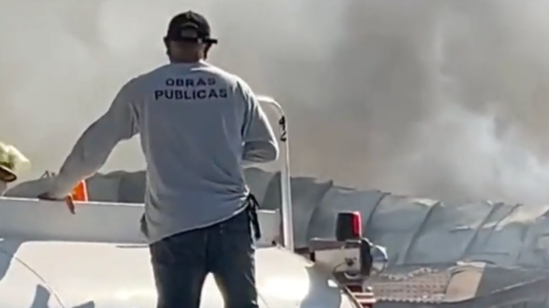 Un fuerte incendio se registra esta tarde en un supermercado de la delegación Ixtapa