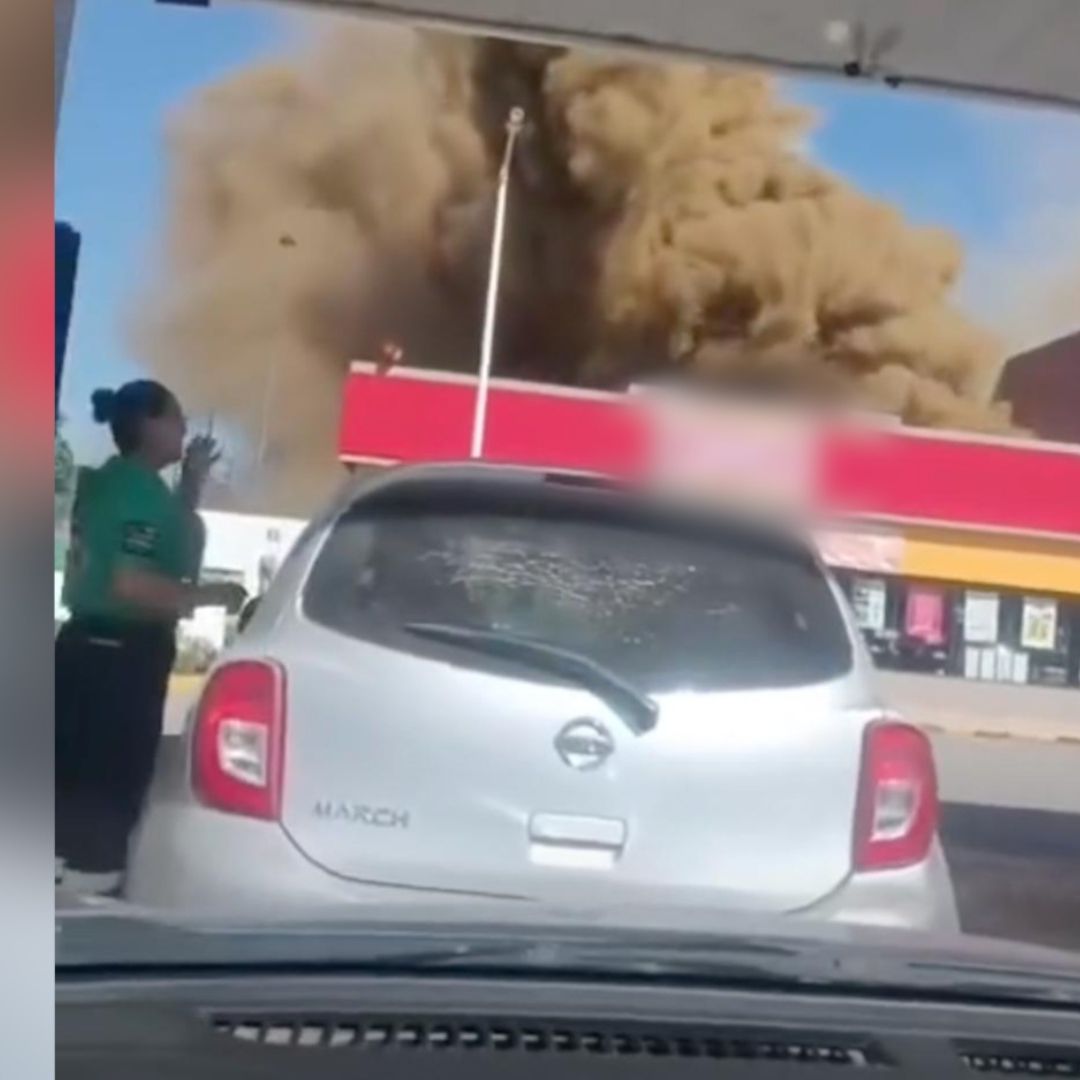 Incendio en Supermercado de Ixtapa, Puerto Vallarta Causa Alarma por Cercanía con Gasolinera