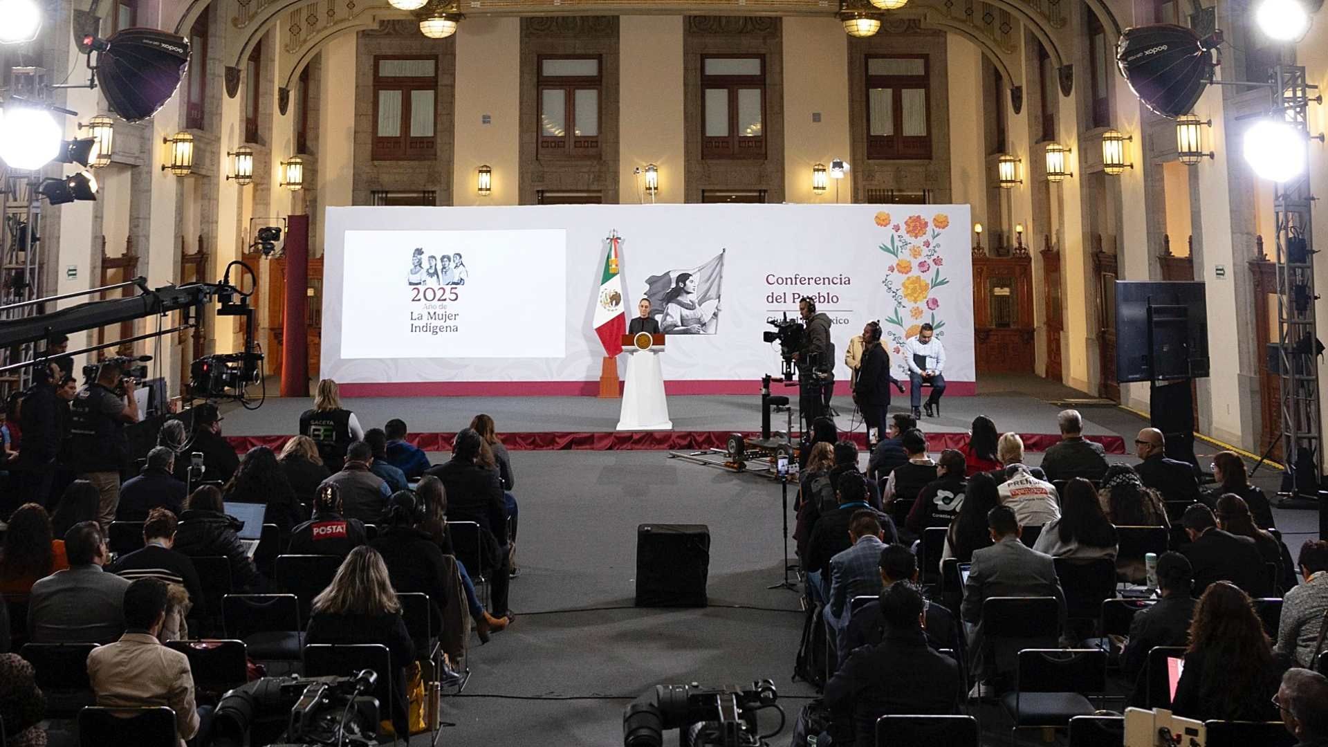 Claudia Sheinbaum durante conferencia de prensa en Palacio Nacional
