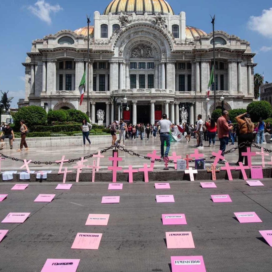 Protesta de familiares de víctimas de feminicidio en CDMX.