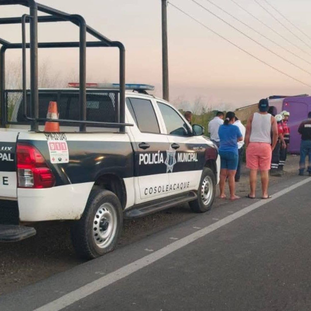 Accidente Vuelca Camión de Pasajeros Carretera Coatzacoalcos Minatitlán Las Matas Lesionados