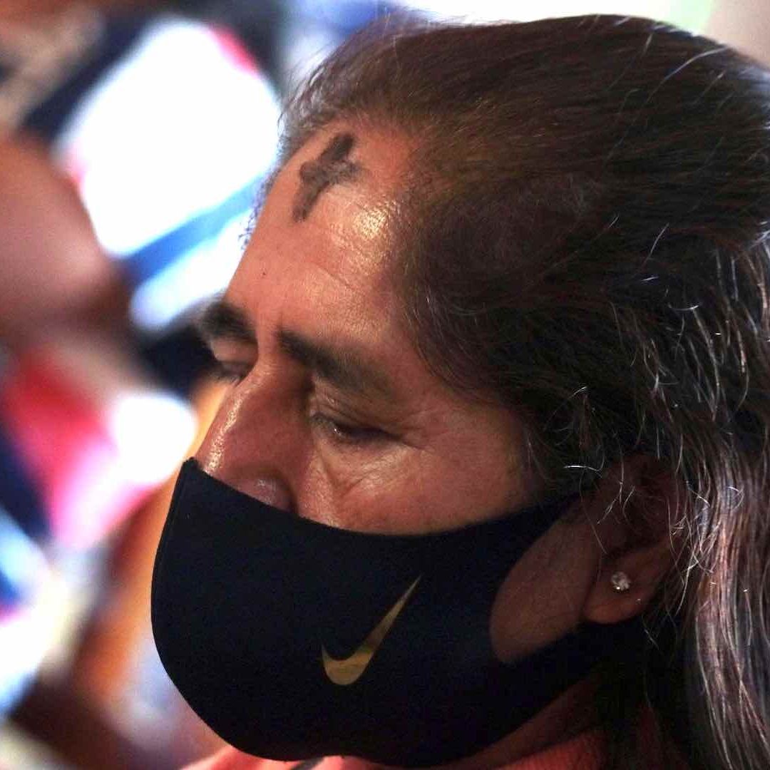 Este es el significado de la cruz que ponen a los fieles en 'Miércoles del Ceniza'