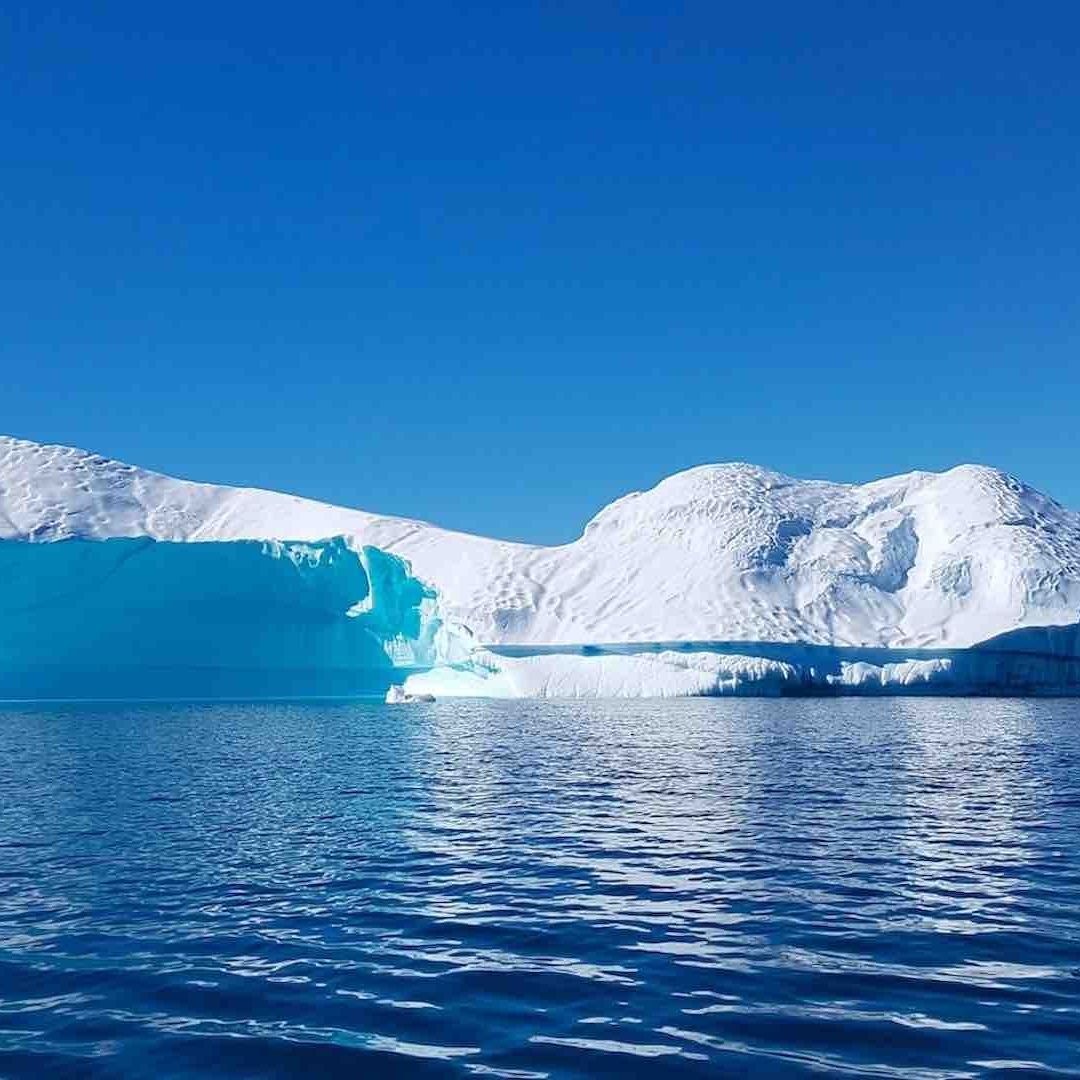 Iceberg se derrite en el mar
