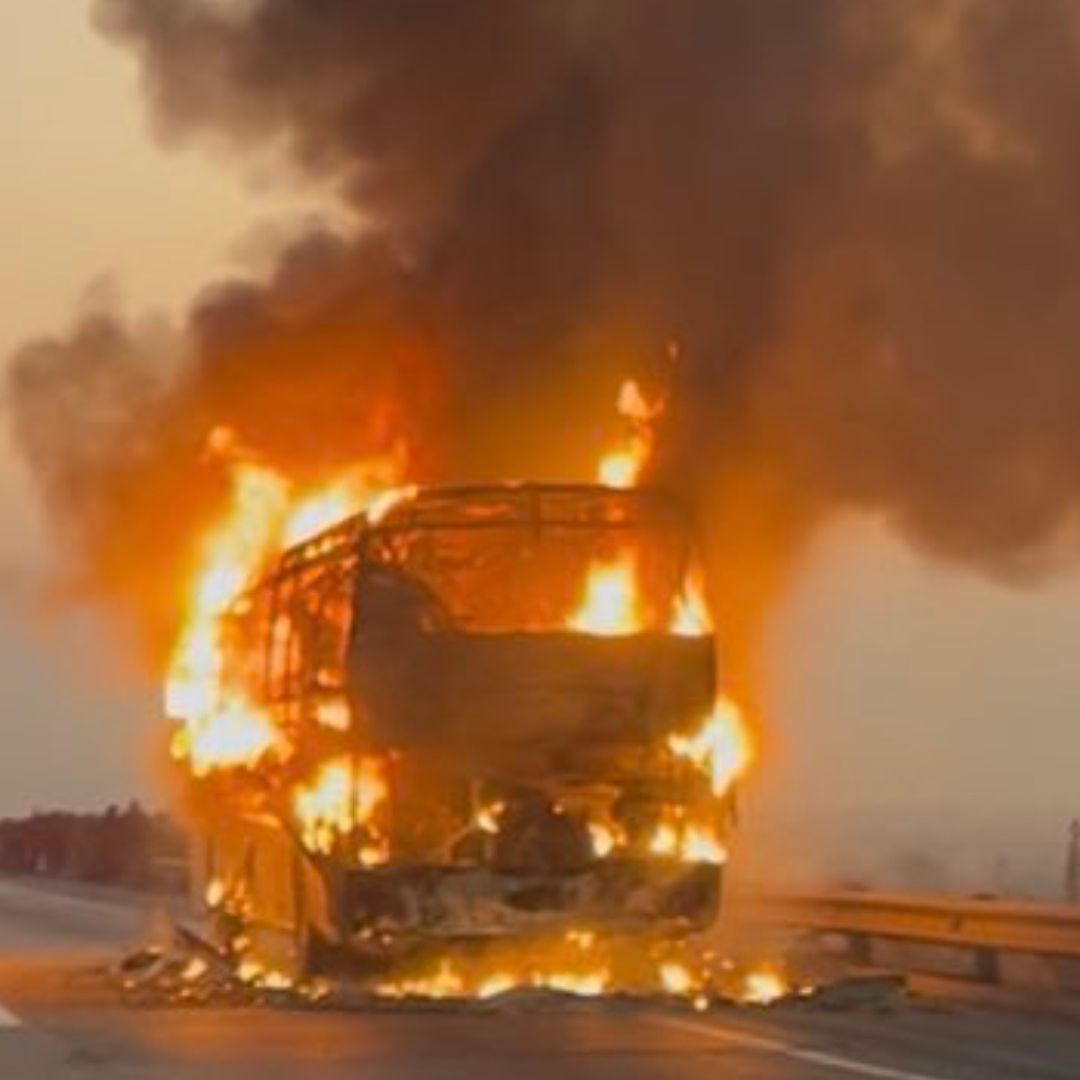 Incendio Autobús de Pasajeros Turismo en Autopista Arco Norte Caseta Pachuca Tráfico Puebla