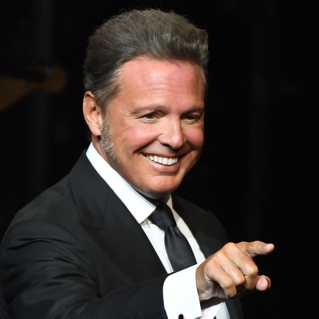 Luis Miguel Reaparece en NY con Nueva Novia y Cambio de Look