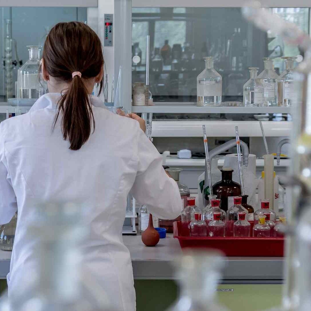 Detectan nueva forma de mpox, es grave, necrotizante y mortal para personas con VIH