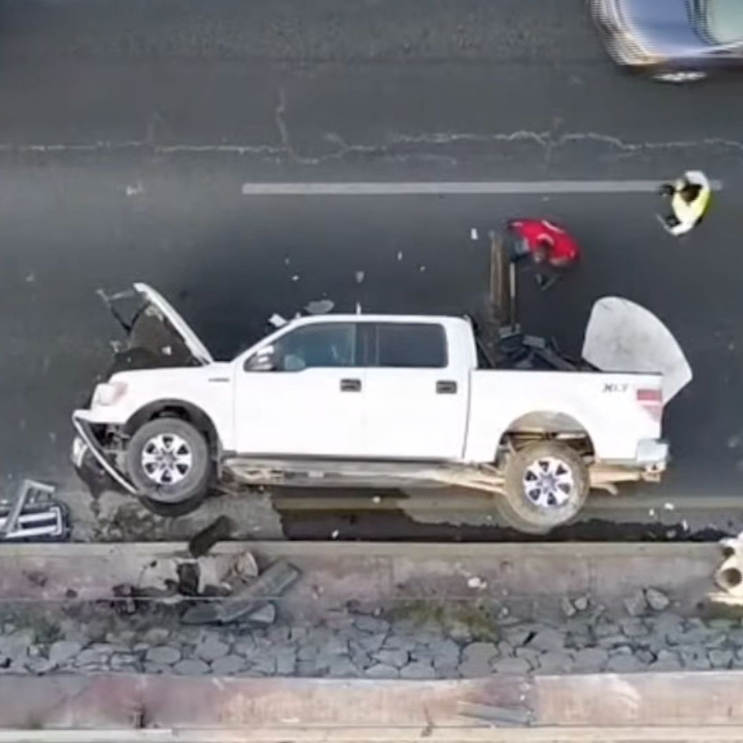 Camioneta volcada