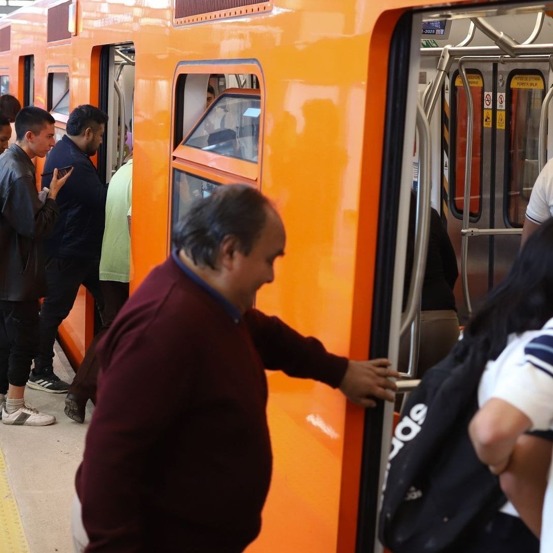 Metro CDMX Amplía Cierres: ¿A Qué Hora Abren Estaciones Afectadas por Desfile 20 de Noviembre?