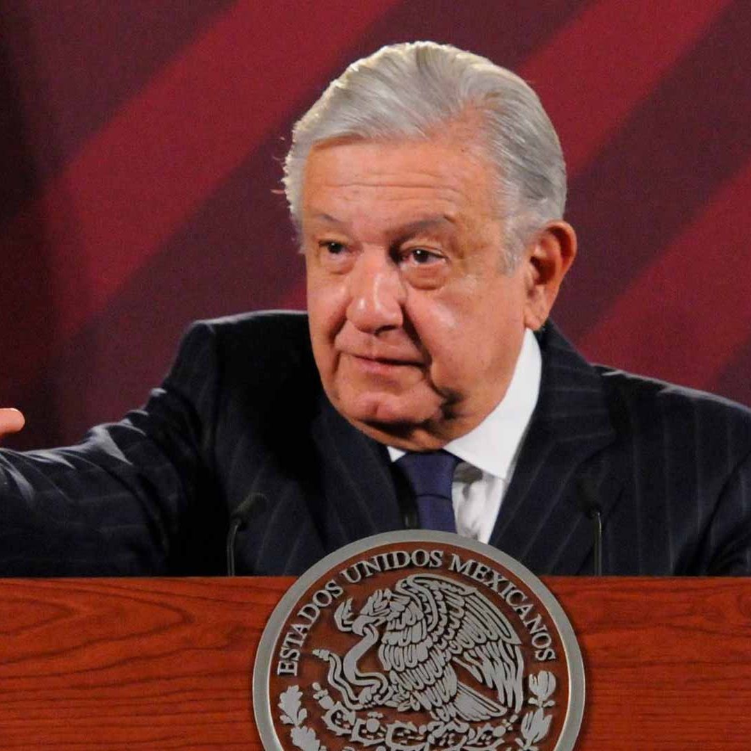 AMLO Respalda que INE Tenga Presidenta; Afirma que Mujeres Son más Honestas y Responsables