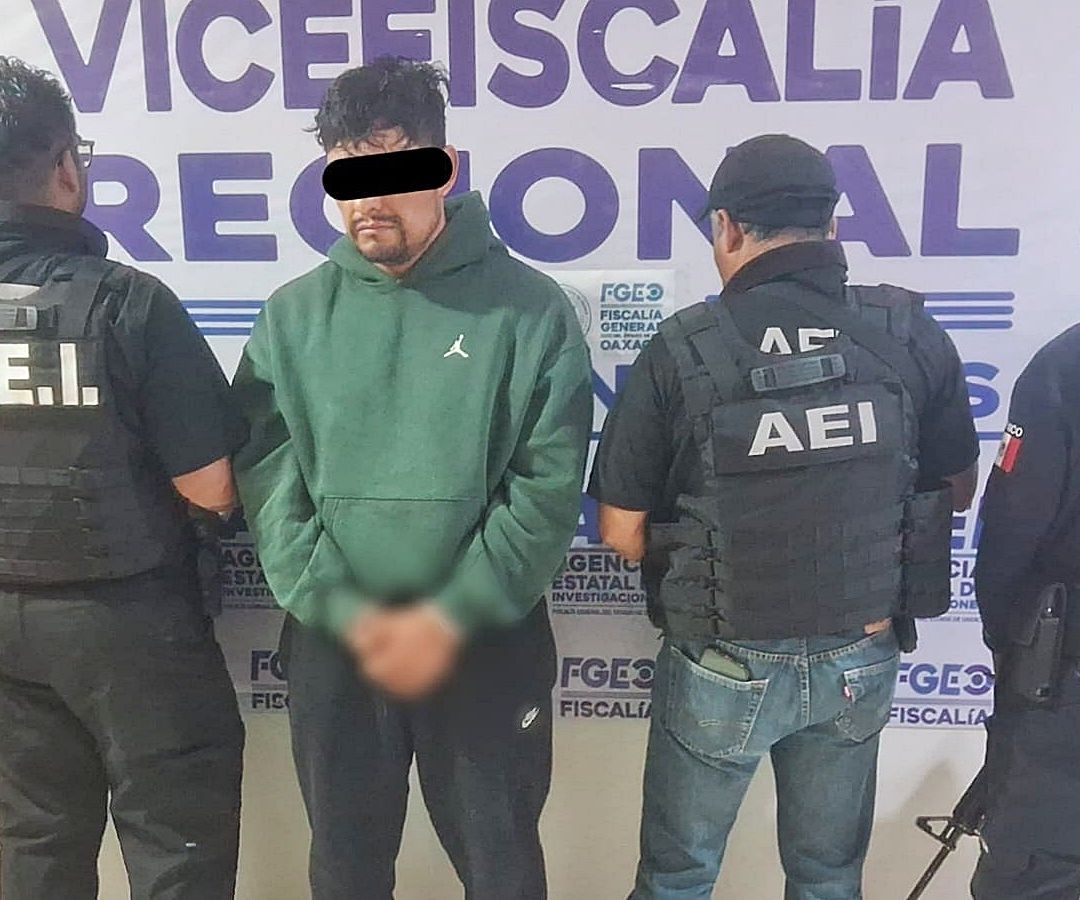 Sujeto detenido durante operativo de seguridad en Oaxaca. Foto: FGEO