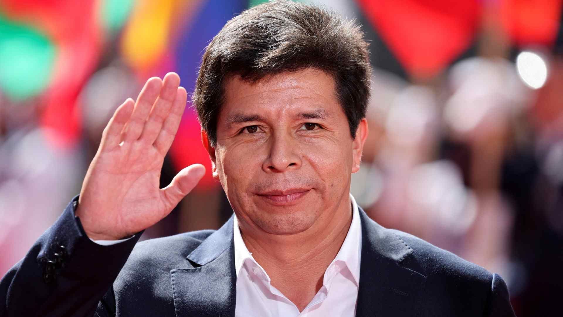 México va a seguir apoyando a Pedro Castillo, dice AMLO