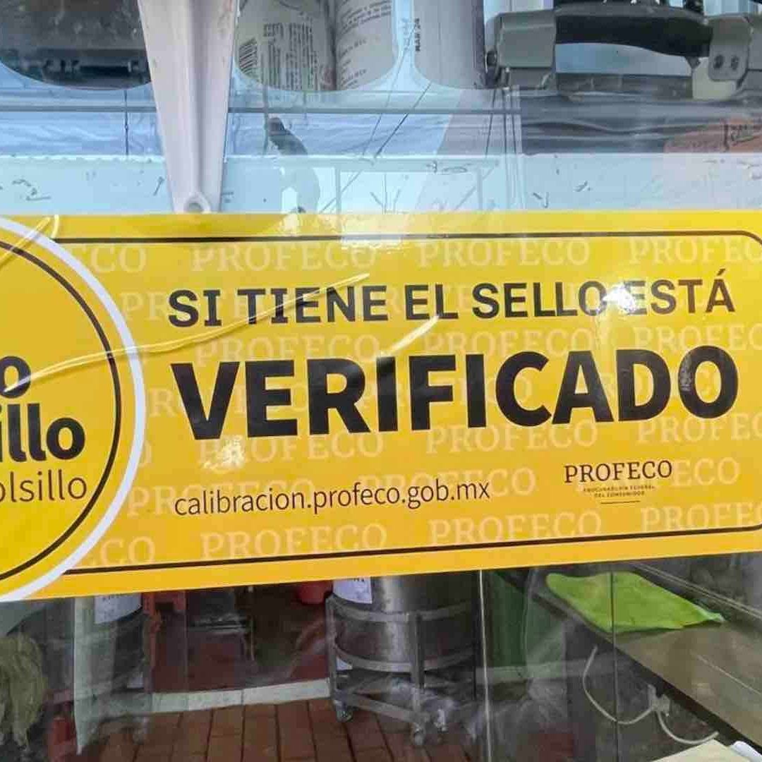 Este sello amarillo forma parte de una campaña de Profeco para evitar que los comerciantes alteren sus instrumentos de medición