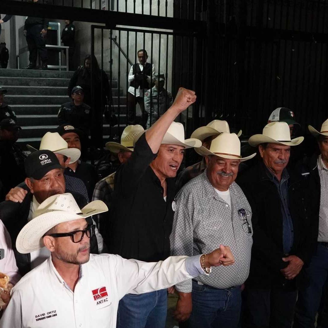 Campesinos y transportistas en la Segob