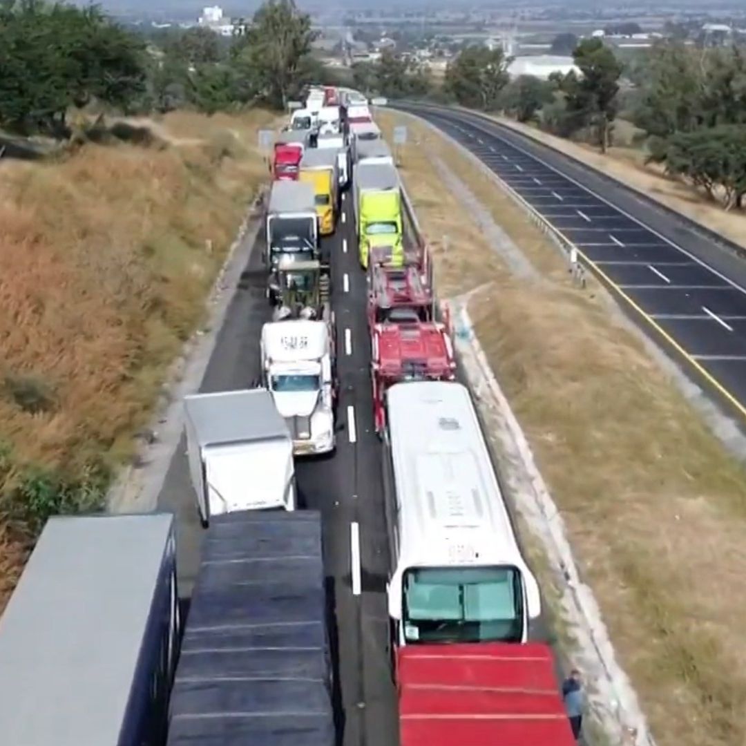 Bloqueos de Transportistas Generan Inconformidad de Otros Operadores y Pasajeros de Autobuses