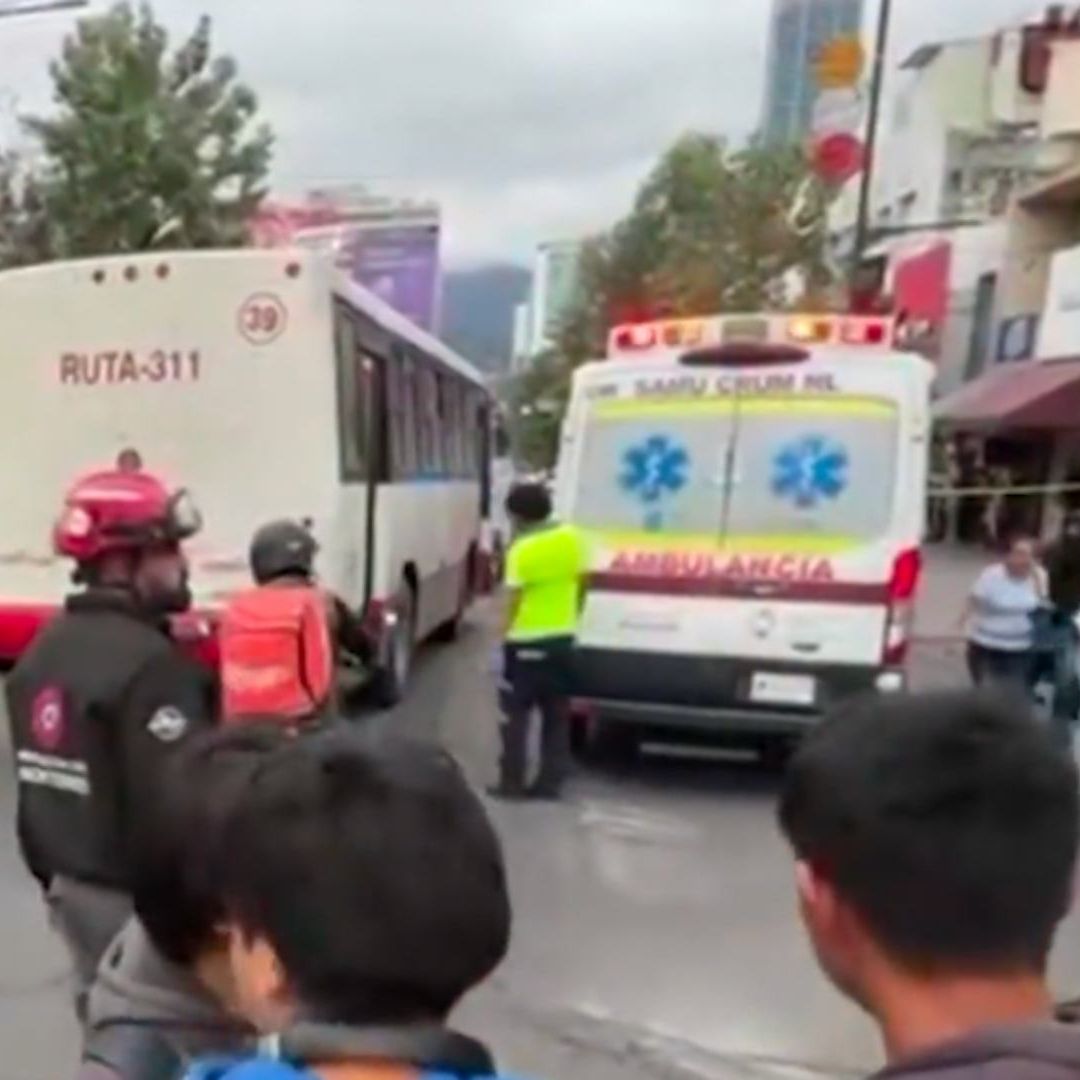 Hombre atacado a balazos en centro de Monterrey