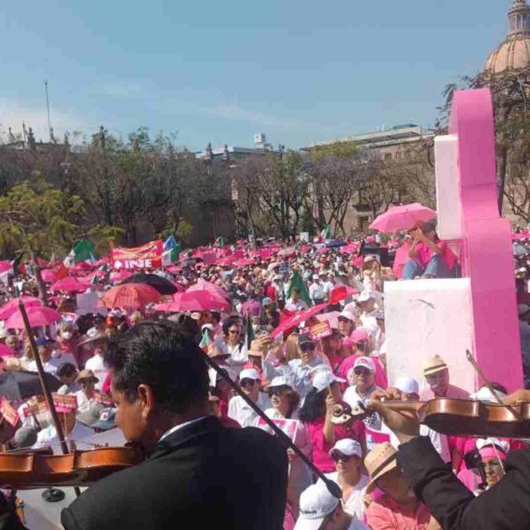 Las inmediaciones de la Plaza Liberación durante la marcha "Mi Voto No se Toca"