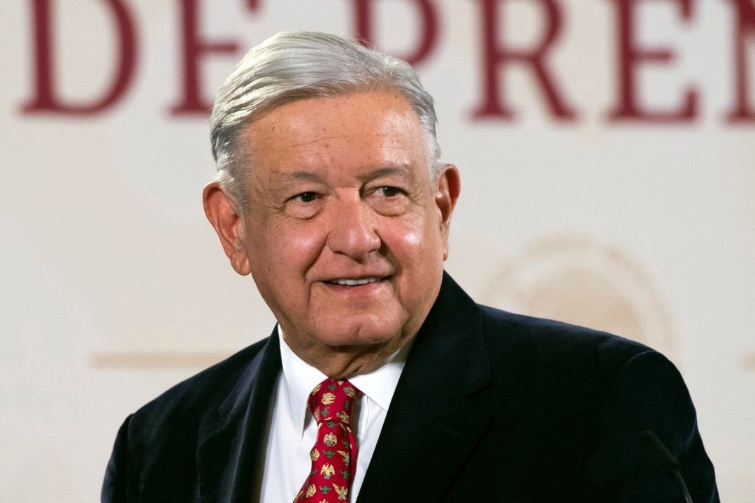 El presidente Andrés Manuel López Obrador presenta su mañanera desde Palacio Nacional