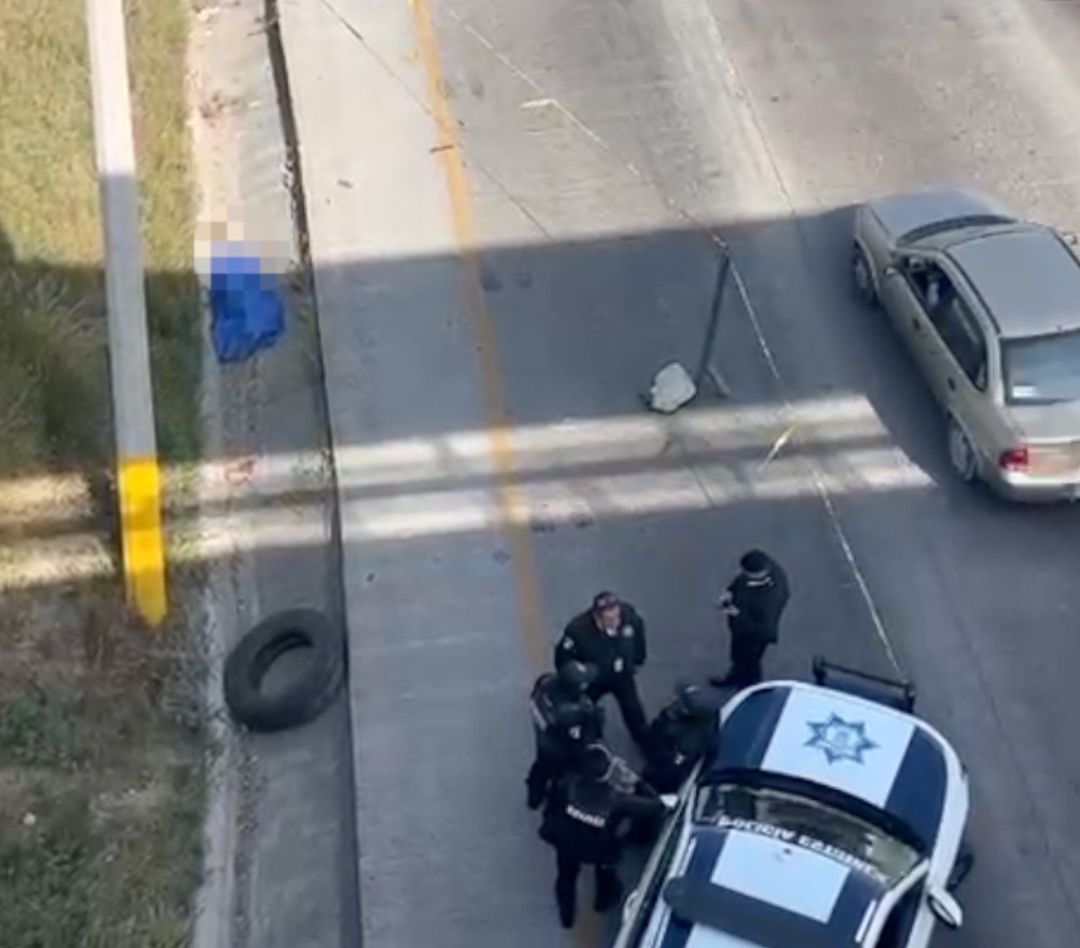 Hombre Muerto Cuneta Periférico Ecológico en Camino Real a Momoxxpan Puebla