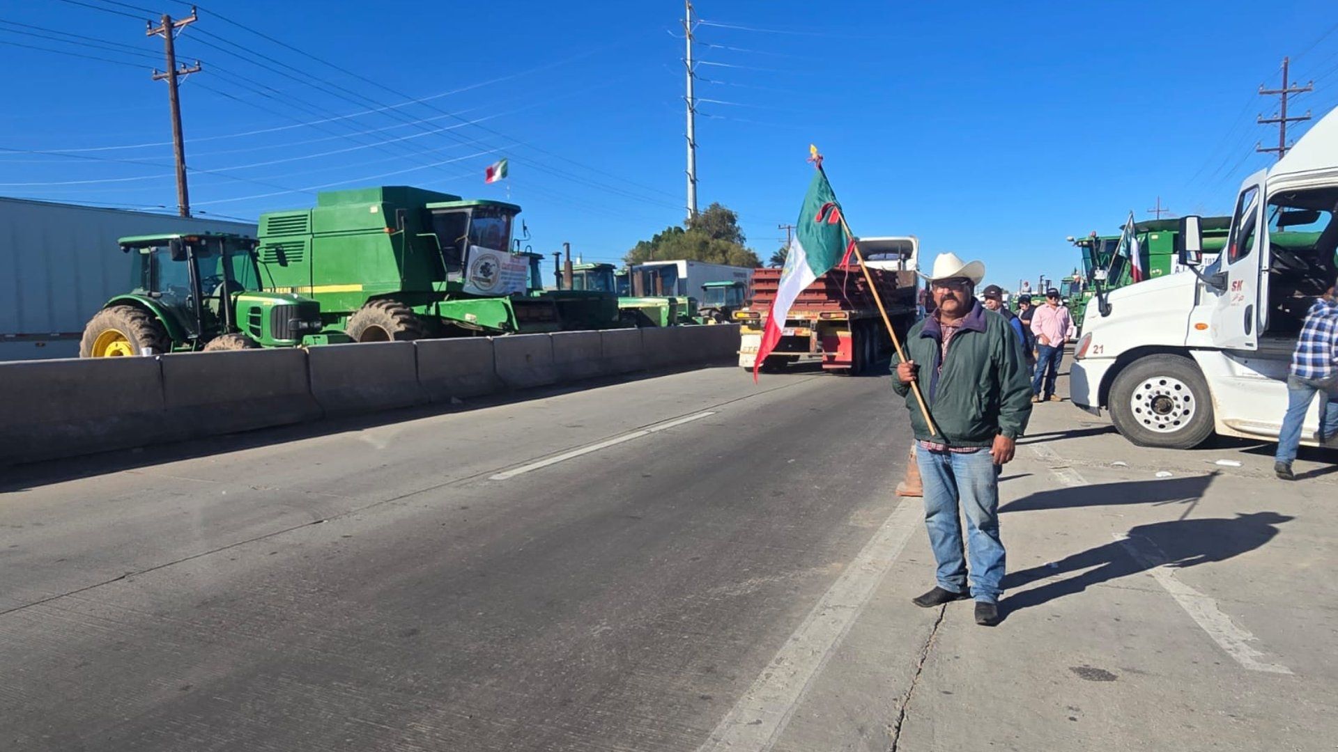 Carretera Mexicali–San Luis Reabre por una Hora tras Acuerdo entre Agricultores y Transportistas
