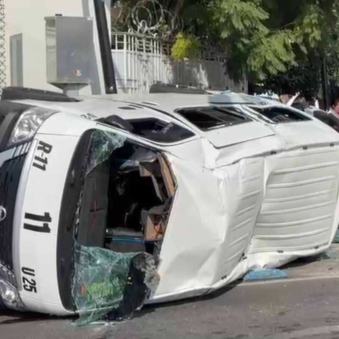 Más de 10 Lesionados por Choque y Volcadura de Van Ruta 11 en en la 23 Oriente y 2 Sur de la Colonia El Carmen