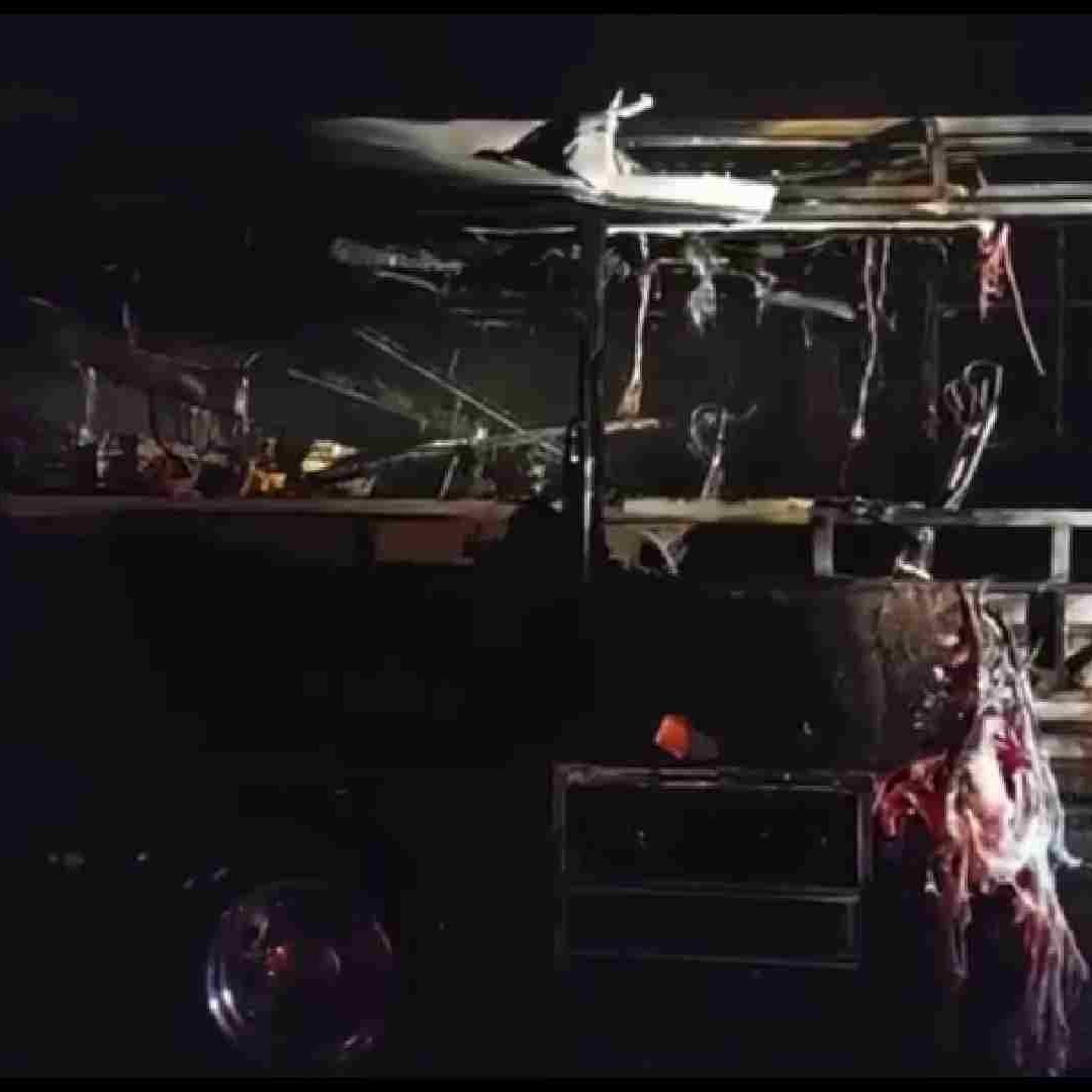 Se Incendia Autobús de Turismo en Autopista Córdoba Veracruz Presuntamente por Cortocircuito