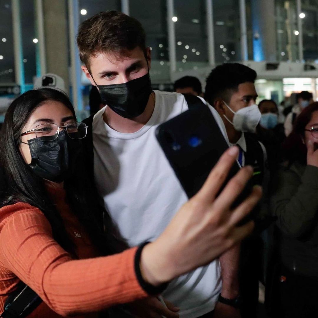 Feyenoord debe pagar millones para tener el 100% de la carta de Santiago Giménez