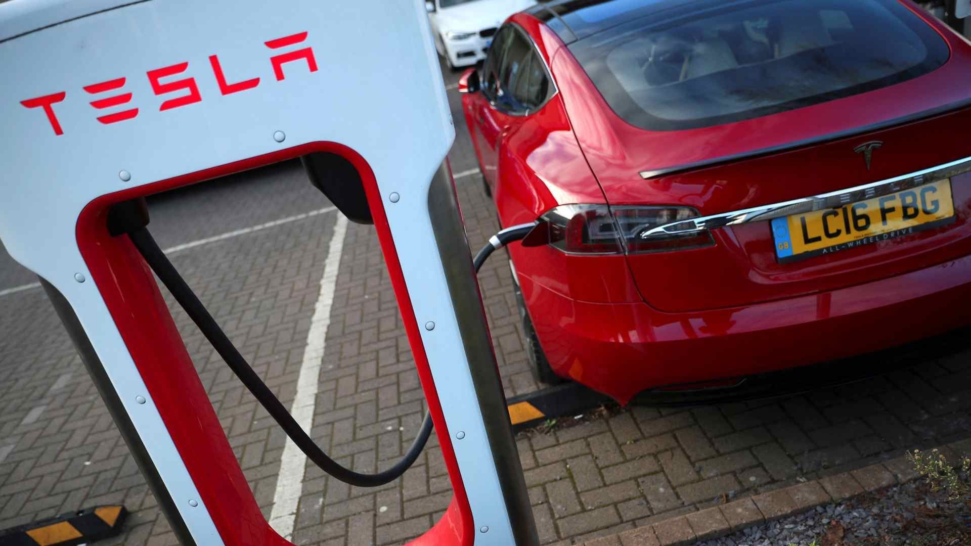 Entusiasma a empresarios regiomontanos llegada de Tesla