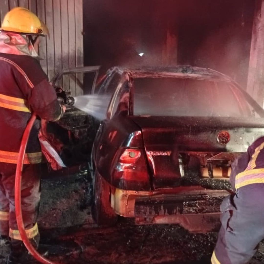 Incendio Automóvil Inmueble Abandonado Colonia Historiadores Puebla